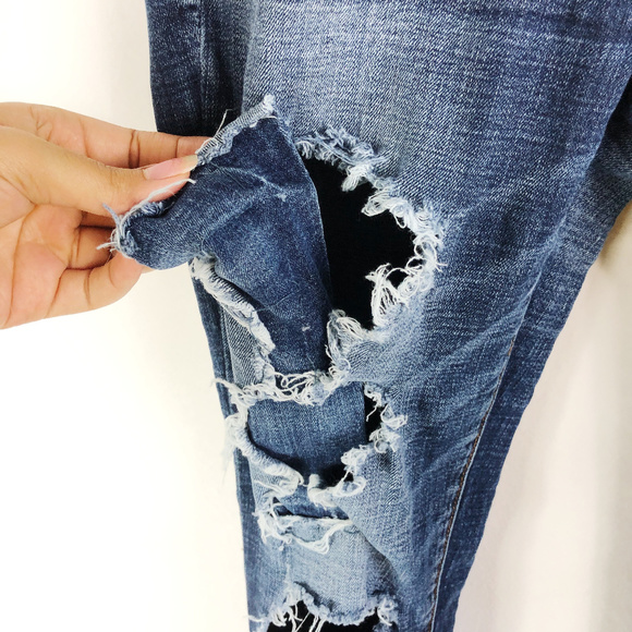 [AMERICAN EAGLE] Destroyed Denim Skinny Jeans - Picture 2 of 8